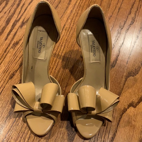 Valentino - Picture 2 of 4